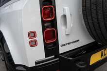 Land Rover 3.0 D300 MHEV X-Dynamic HSE SUV 5dr Diesel Auto 4WD Euro 6 (s/s) (300 ps)