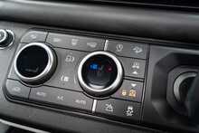 Land Rover 3.0 D300 MHEV X-Dynamic HSE SUV 5dr Diesel Auto 4WD Euro 6 (s/s) (300 ps)