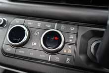 Land Rover 3.0 D300 MHEV X-Dynamic HSE SUV 5dr Diesel Auto 4WD Euro 6 (s/s) (300 ps)