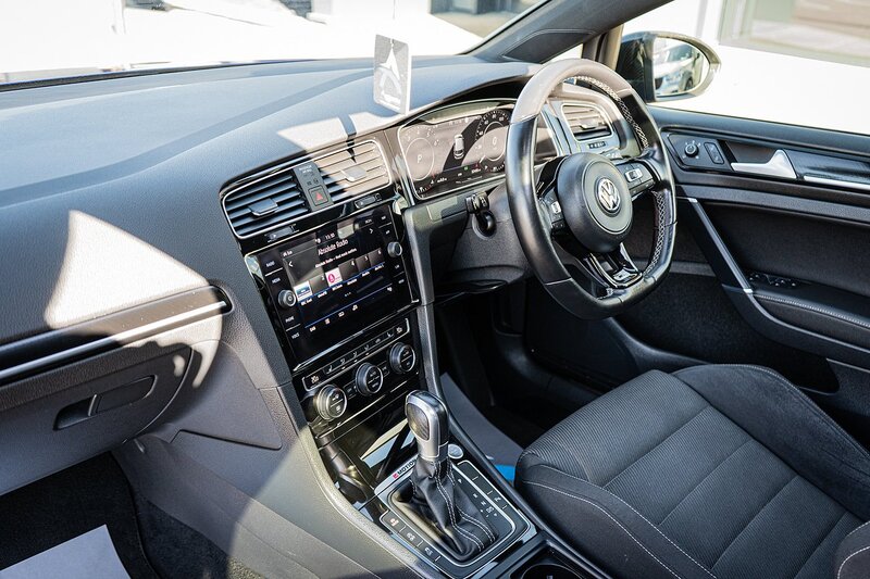 Volkswagen 2.0 TSI R Hatchback 5dr Petrol DSG 4Motion Euro 6 (s/s) (300 ps)