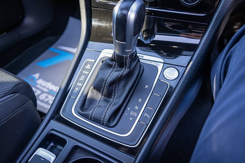 Volkswagen 2.0 TSI R Hatchback 5dr Petrol DSG 4Motion Euro 6 (s/s) (300 ps)