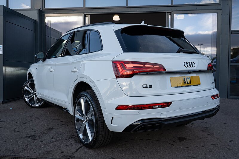 Audi 2.0 TDI 40 Black Edition SUV 5dr Diesel S Tronic quattro Euro 6 (s/s) (204 ps)