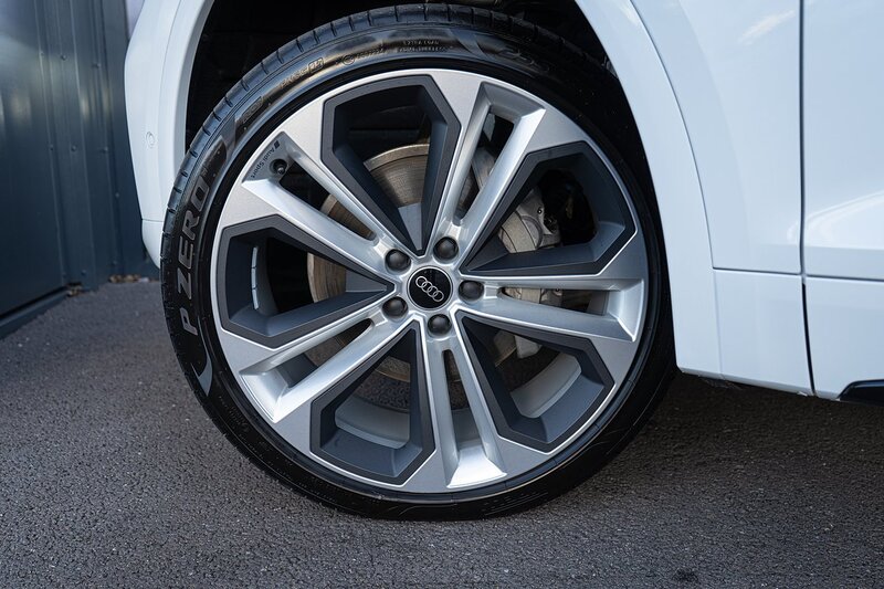 Audi 2.0 TDI 40 Black Edition SUV 5dr Diesel S Tronic quattro Euro 6 (s/s) (204 ps)