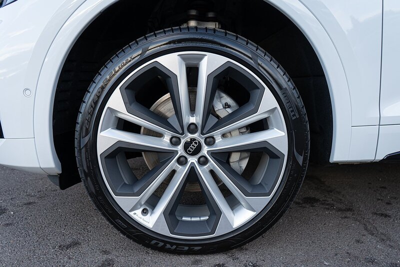 Audi 2.0 TDI 40 Black Edition SUV 5dr Diesel S Tronic quattro Euro 6 (s/s) (204 ps)