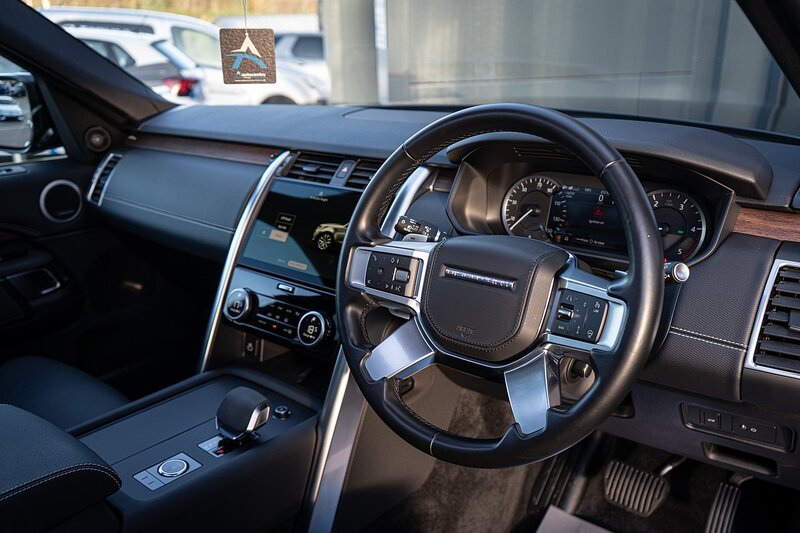 Land Rover 3.0 D300 MHEV R-Dynamic HSE SUV 5dr Diesel Auto 4WD Euro 6 (s/s) (300 ps)