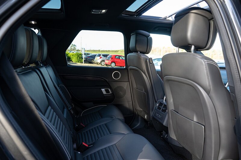 Land Rover 3.0 D300 MHEV R-Dynamic HSE SUV 5dr Diesel Auto 4WD Euro 6 (s/s) (300 ps)