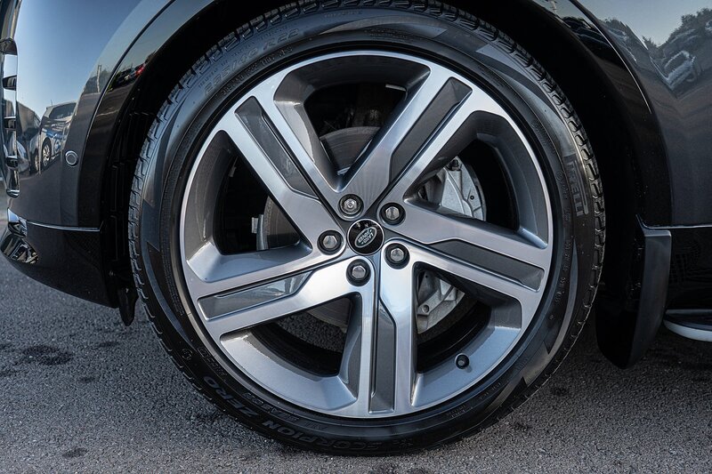 Land Rover 3.0 D300 MHEV R-Dynamic HSE SUV 5dr Diesel Auto 4WD Euro 6 (s/s) (300 ps)