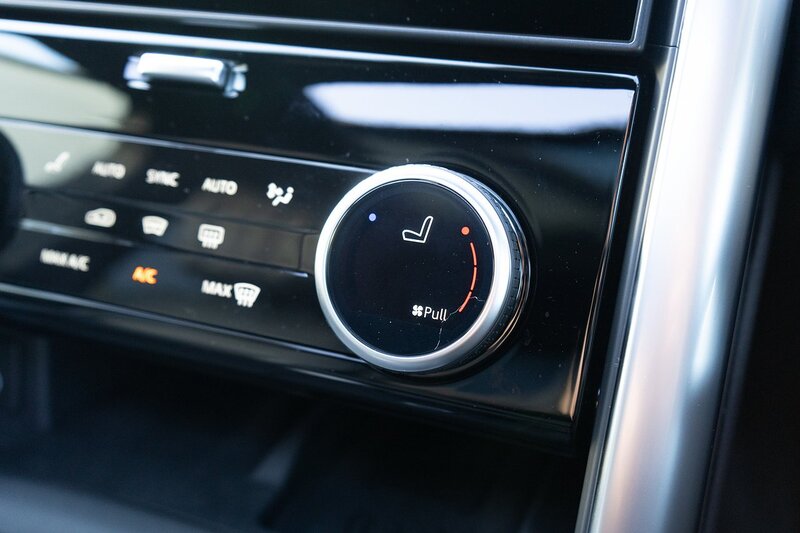 Land Rover 3.0 D300 MHEV R-Dynamic HSE SUV 5dr Diesel Auto 4WD Euro 6 (s/s) (300 ps)