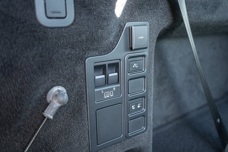 Land Rover 3.0 D300 MHEV R-Dynamic HSE SUV 5dr Diesel Auto 4WD Euro 6 (s/s) (300 ps)