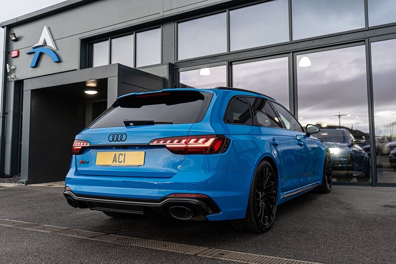 Audi 2.9 TFSI V6 Carbon Black Estate 5dr Petrol Tiptronic quattro Euro 6 (s/s) (450 ps)