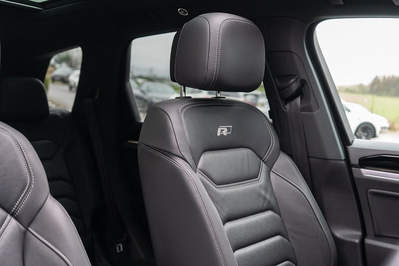 Volkswagen 3.0 TDI V6 Black Edition SUV 5dr Diesel Tiptronic 4Motion Euro 6 (s/s) (286 ps)