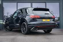 Volkswagen 3.0 TDI V6 Black Edition SUV 5dr Diesel Tiptronic 4Motion Euro 6 (s/s) (286 ps)