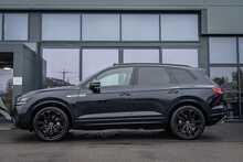 Volkswagen 3.0 TDI V6 Black Edition SUV 5dr Diesel Tiptronic 4Motion Euro 6 (s/s) (286 ps)