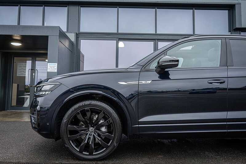 Volkswagen 3.0 TDI V6 Black Edition SUV 5dr Diesel Tiptronic 4Motion Euro 6 (s/s) (286 ps)