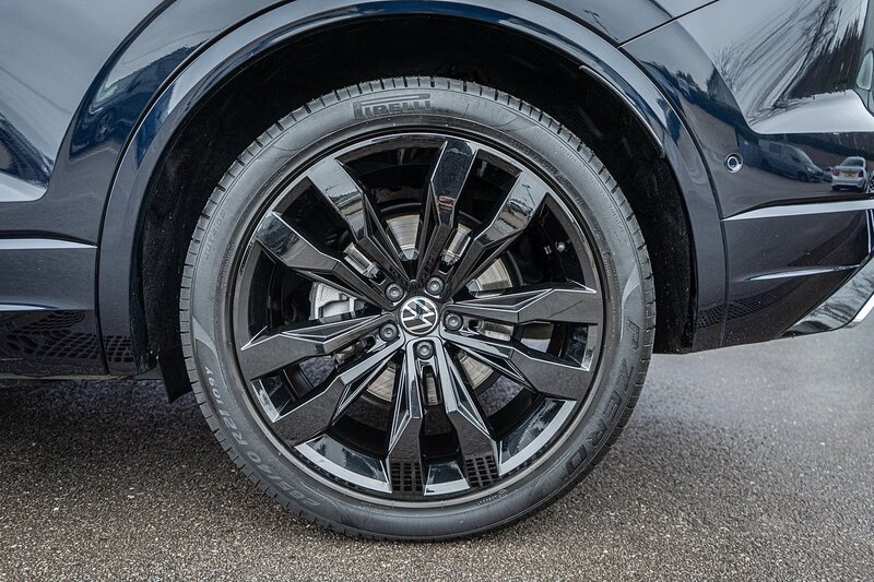 Volkswagen 3.0 TDI V6 Black Edition SUV 5dr Diesel Tiptronic 4Motion Euro 6 (s/s) (286 ps)