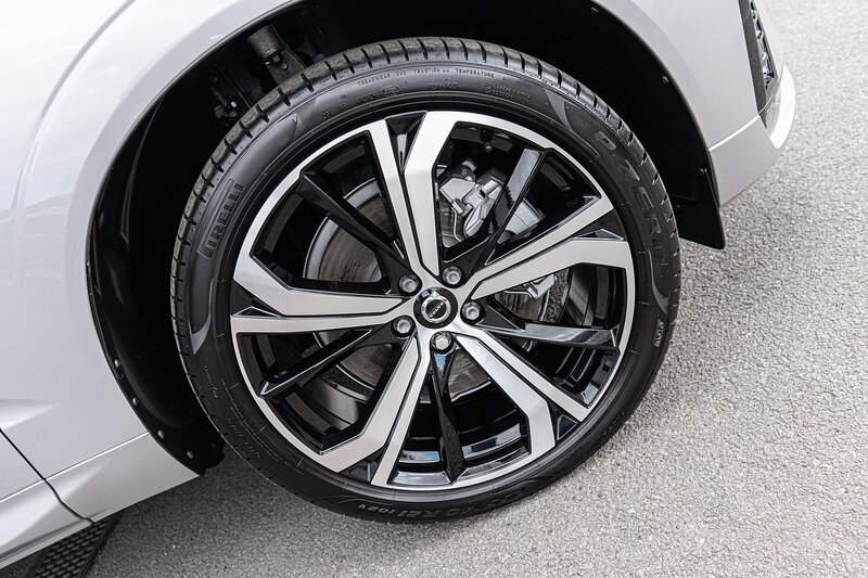 Volvo 2.0 B4 MHEV R-Design SUV 5dr Diesel Hybrid Auto AWD Euro 6 (s/s) (197 ps)