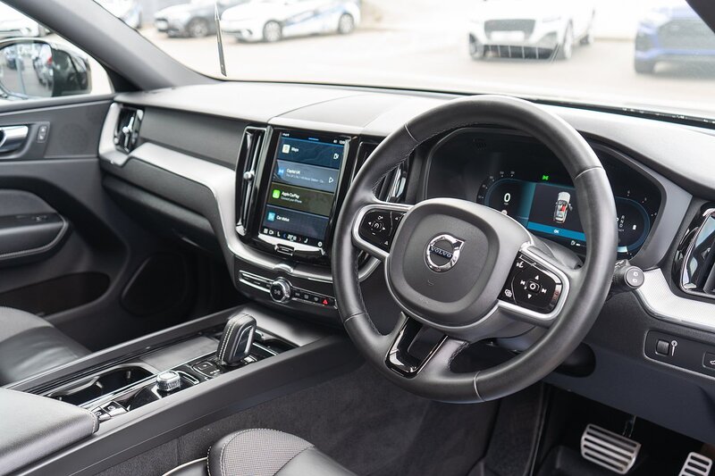 Volvo 2.0 B4 MHEV R-Design SUV 5dr Diesel Hybrid Auto AWD Euro 6 (s/s) (197 ps)