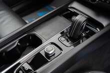 Volvo 2.0 B4 MHEV R-Design SUV 5dr Diesel Hybrid Auto AWD Euro 6 (s/s) (197 ps)