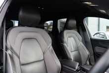 Volvo 2.0 B4 MHEV R-Design SUV 5dr Diesel Hybrid Auto AWD Euro 6 (s/s) (197 ps)