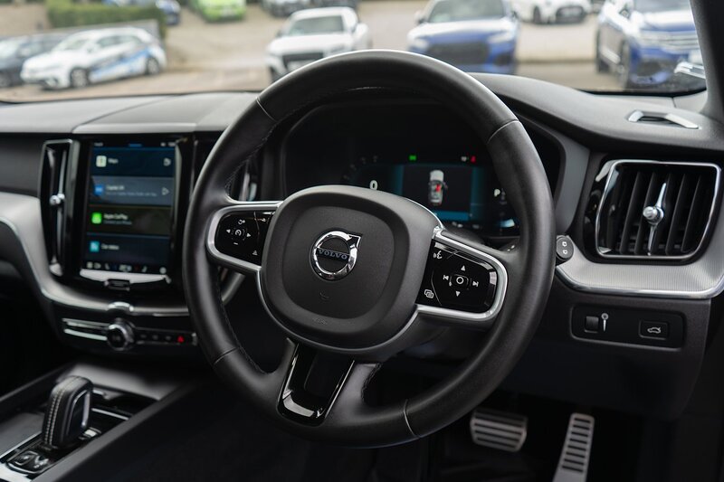 Volvo 2.0 B4 MHEV R-Design SUV 5dr Diesel Hybrid Auto AWD Euro 6 (s/s) (197 ps)