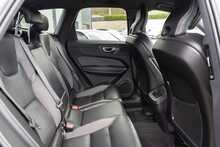 Volvo 2.0 B4 MHEV R-Design SUV 5dr Diesel Hybrid Auto AWD Euro 6 (s/s) (197 ps)