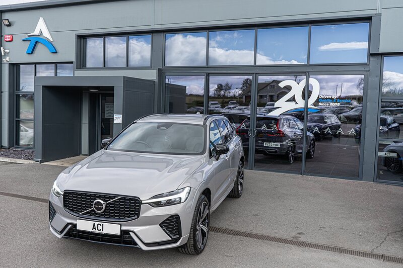 Volvo 2.0 B4 MHEV R-Design SUV 5dr Diesel Hybrid Auto AWD Euro 6 (s/s) (197 ps)