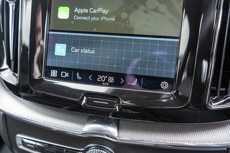 Volvo 2.0 B4 MHEV R-Design SUV 5dr Diesel Hybrid Auto AWD Euro 6 (s/s) (197 ps)