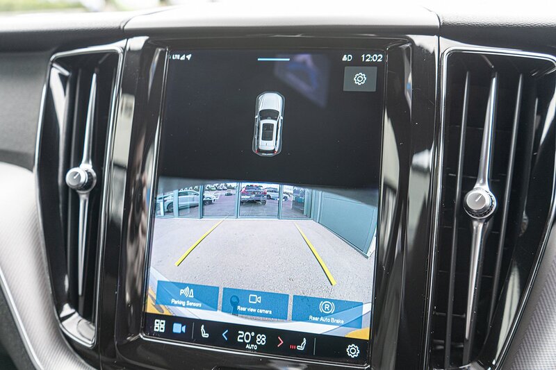 Volvo 2.0 B4 MHEV R-Design SUV 5dr Diesel Hybrid Auto AWD Euro 6 (s/s) (197 ps)