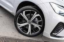 Volvo 2.0 B4 MHEV R-Design SUV 5dr Diesel Hybrid Auto AWD Euro 6 (s/s) (197 ps)