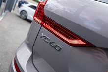 Volvo 2.0 B4 MHEV R-Design SUV 5dr Diesel Hybrid Auto AWD Euro 6 (s/s) (197 ps)