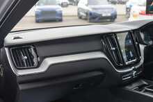 Volvo 2.0 B4 MHEV R-Design SUV 5dr Diesel Hybrid Auto AWD Euro 6 (s/s) (197 ps)