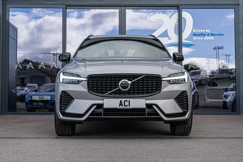 Volvo 2.0 B4 MHEV R-Design SUV 5dr Diesel Hybrid Auto AWD Euro 6 (s/s) (197 ps)
