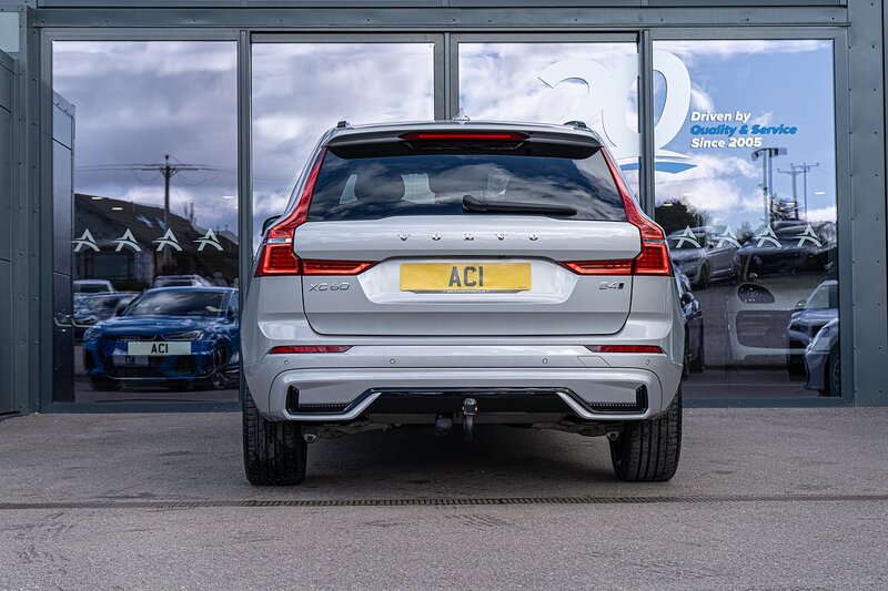 Volvo 2.0 B4 MHEV R-Design SUV 5dr Diesel Hybrid Auto AWD Euro 6 (s/s) (197 ps)