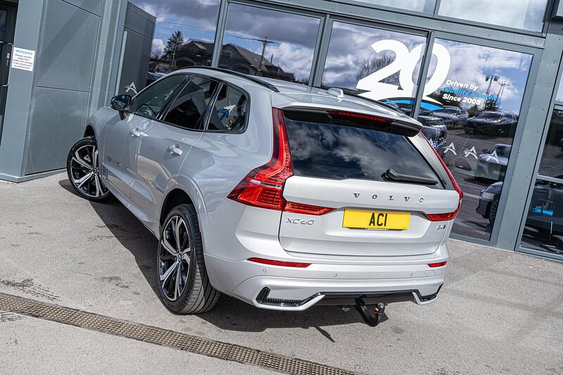 Volvo 2.0 B4 MHEV R-Design SUV 5dr Diesel Hybrid Auto AWD Euro 6 (s/s) (197 ps)