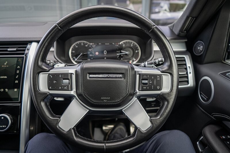 Land Rover 3.0 D300 MHEV R-Dynamic HSE SUV 5dr Diesel Auto 4WD Euro 6 (s/s) (300 ps)