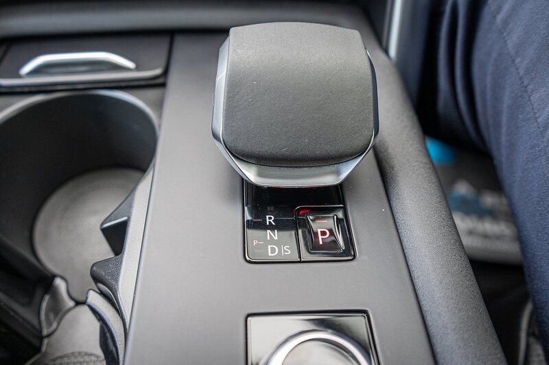 Land Rover 3.0 D300 MHEV R-Dynamic HSE SUV 5dr Diesel Auto 4WD Euro 6 (s/s) (300 ps)