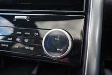 Land Rover 3.0 D300 MHEV R-Dynamic HSE SUV 5dr Diesel Auto 4WD Euro 6 (s/s) (300 ps)