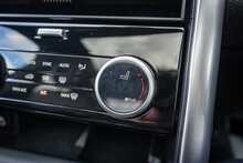 Land Rover 3.0 D300 MHEV R-Dynamic HSE SUV 5dr Diesel Auto 4WD Euro 6 (s/s) (300 ps)