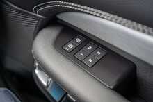 Land Rover 3.0 D300 MHEV R-Dynamic HSE SUV 5dr Diesel Auto 4WD Euro 6 (s/s) (300 ps)