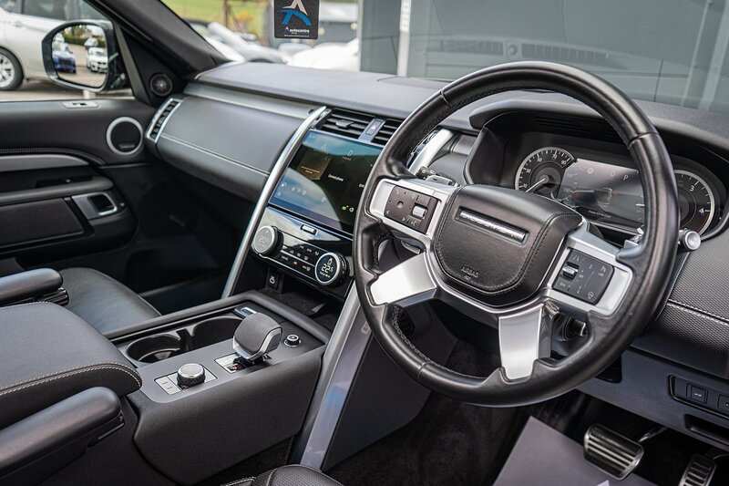 Land Rover 3.0 D300 MHEV R-Dynamic HSE SUV 5dr Diesel Auto 4WD Euro 6 (s/s) (300 ps)