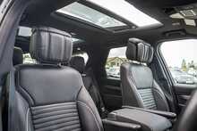 Land Rover 3.0 D300 MHEV R-Dynamic HSE SUV 5dr Diesel Auto 4WD Euro 6 (s/s) (300 ps)