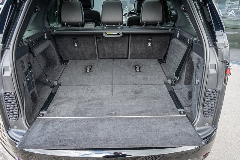 Land Rover 3.0 D300 MHEV R-Dynamic HSE SUV 5dr Diesel Auto 4WD Euro 6 (s/s) (300 ps)