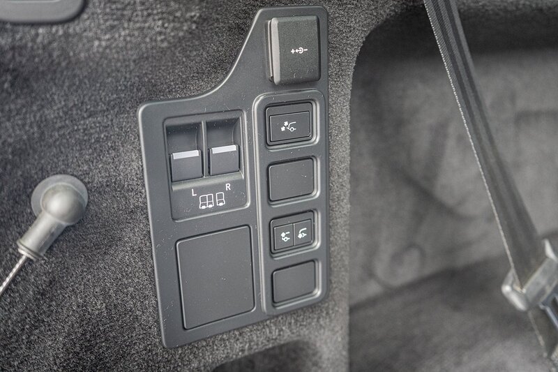 Land Rover 3.0 D300 MHEV R-Dynamic HSE SUV 5dr Diesel Auto 4WD Euro 6 (s/s) (300 ps)