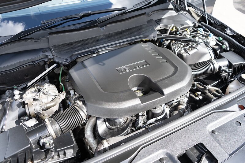 Land Rover 3.0 D300 MHEV R-Dynamic HSE SUV 5dr Diesel Auto 4WD Euro 6 (s/s) (300 ps)