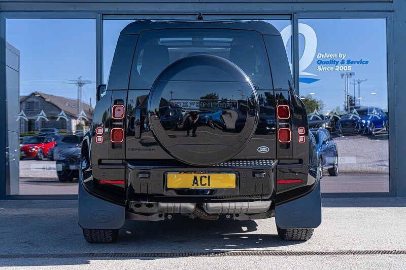 Land Rover 3.0 D250 MHEV X-Dynamic HSE SUV 3dr Diesel Auto 4WD Euro 6 (s/s) (250 ps)