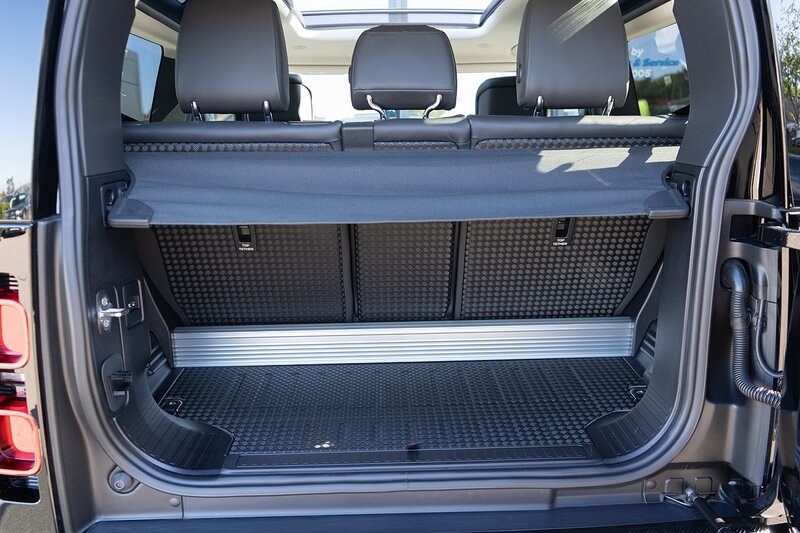 Land Rover 3.0 D250 MHEV X-Dynamic HSE SUV 3dr Diesel Auto 4WD Euro 6 (s/s) (250 ps)