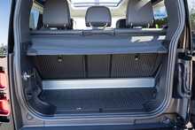 Land Rover 3.0 D250 MHEV X-Dynamic HSE SUV 3dr Diesel Auto 4WD Euro 6 (s/s) (250 ps)