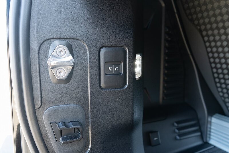 Land Rover 3.0 D250 MHEV X-Dynamic HSE SUV 3dr Diesel Auto 4WD Euro 6 (s/s) (250 ps)