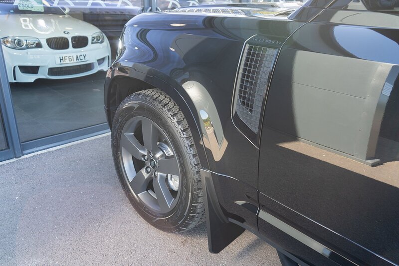 Land Rover 3.0 D250 MHEV X-Dynamic HSE SUV 3dr Diesel Auto 4WD Euro 6 (s/s) (250 ps)