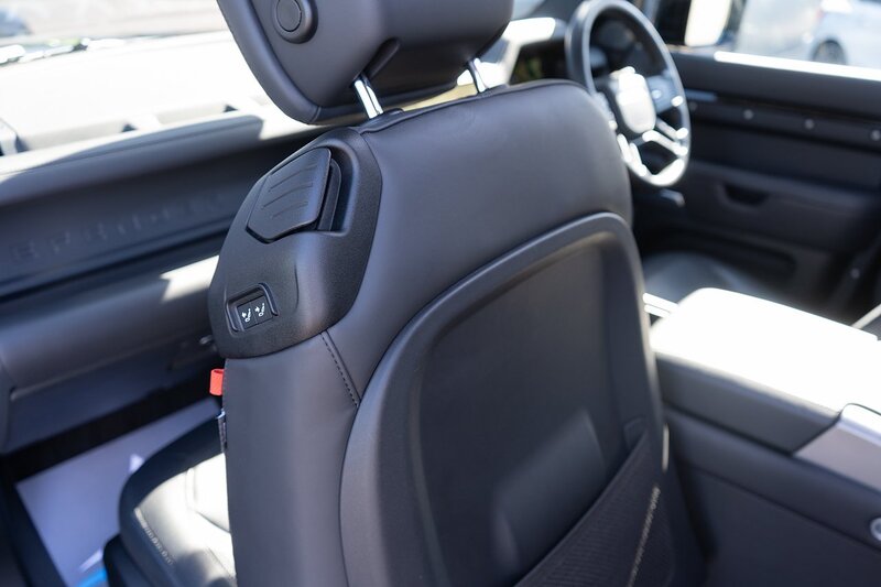 Land Rover 3.0 D250 MHEV X-Dynamic HSE SUV 3dr Diesel Auto 4WD Euro 6 (s/s) (250 ps)